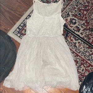 3/ 25?lace dress top w flowers embroidered